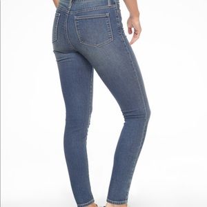 ATHLETA Sculptek skinny jeans dark wash denim